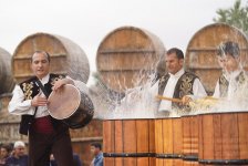 Shamakhi princess, balloon, magnificent show during first Azerbaijani Grape and Wine Festival (PHOTO, VIDEO)