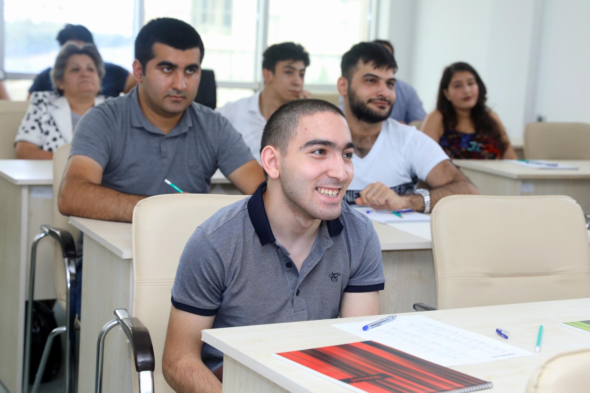 В Азербайджане реализуется программа по повышению занятости инвалидов (ФОТО)