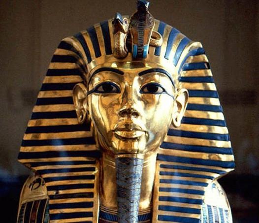 В Египте сложили портрет Тутанхамона из 7260 стаканчиков и вошли в Книгу рекордов Гиннесса