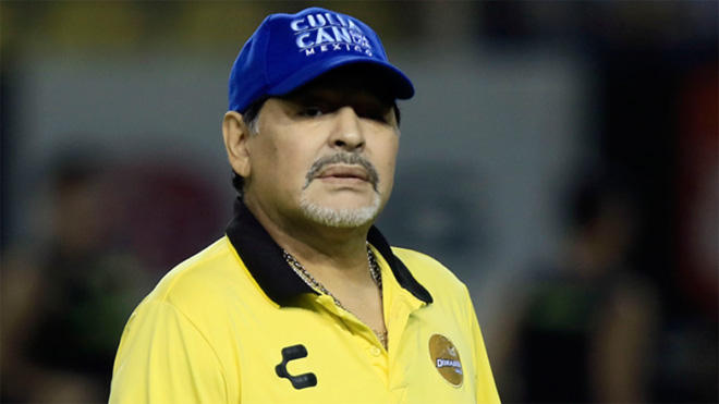 Maradona Argentina klubunu tərk etdi