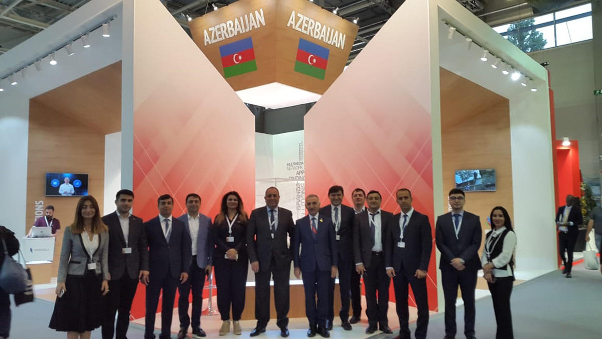 Азербайджан демонстрирует свои инновационные достижения на международной выставке в Венгрии (ФОТО)