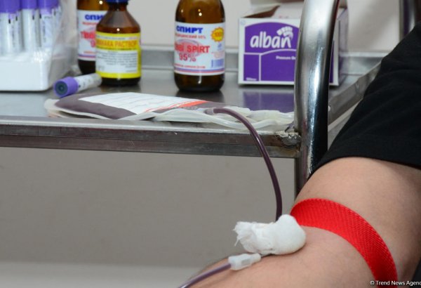 В связи с днем Ашура в Азербайджане сдано более 2,4 тыс. литров донорской крови