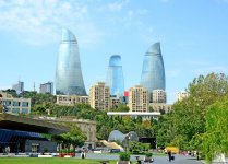 The boulevard: Baku’s "diamond necklace" (PHOTO)