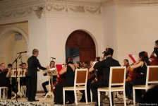 Молодежный камерный оркестр ТЮРКСОЙ завершил гастрольное турне в Баку оглушительными овациями (ФОТО)