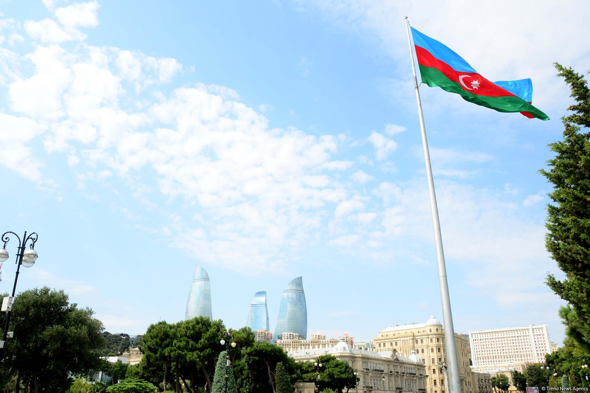 The boulevard: Baku’s "diamond necklace" (PHOTO)