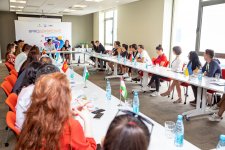 В Баку проходит форум инфлюенсеров и блогеров из десяти стран (ФОТО)