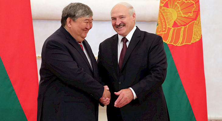 Ambassador of Kyrgyzstan presents his credentials to Belarusian President Lukashenko