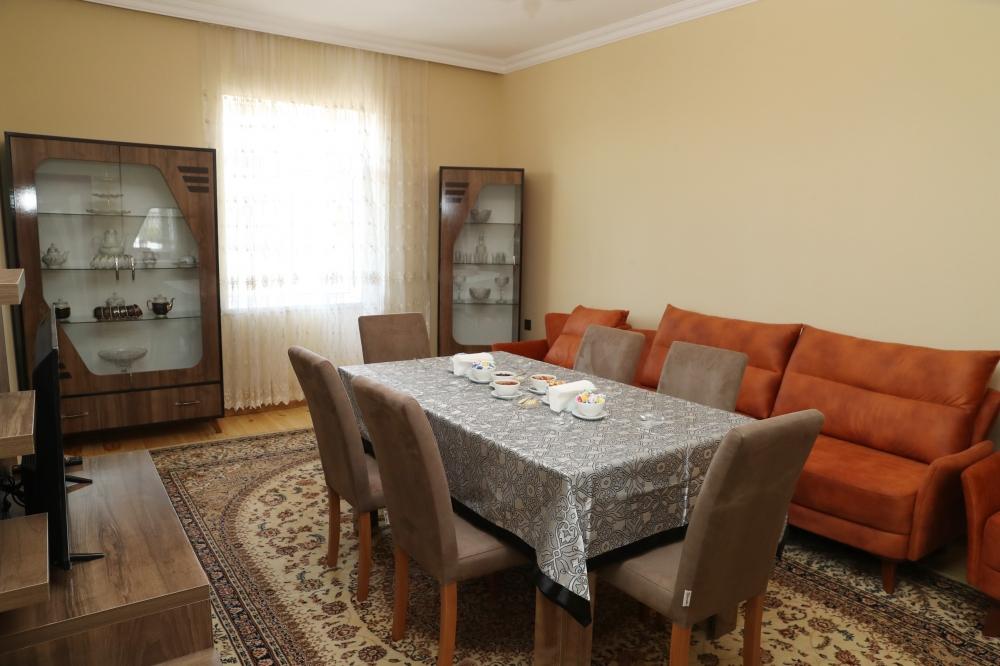 Первый вице-президент Мехрибан Алиева ознакомилась с условиями, созданными в доме, построенном на месте дома, пострадавшего в результате землетрясения в Шамахе (ФОТО)