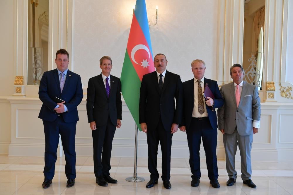 President Ilham Aliyev receives credentials of incoming Latvian, UK ambassadors (PHOTO)