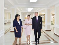 Президент Ильхам Алиев и Первая леди Мехрибан Алиева приняли участие в открытии нового учебного комплекса полной средней школы номер 300 в Бинагадинском районе Баку (версия 2)