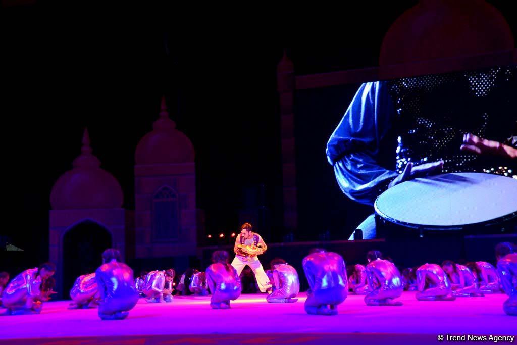 Феерическая церемония торжественного открытия 37-го Чемпионата мира по художественной гимнастике в Баку (ФОТО/ВИДЕО)