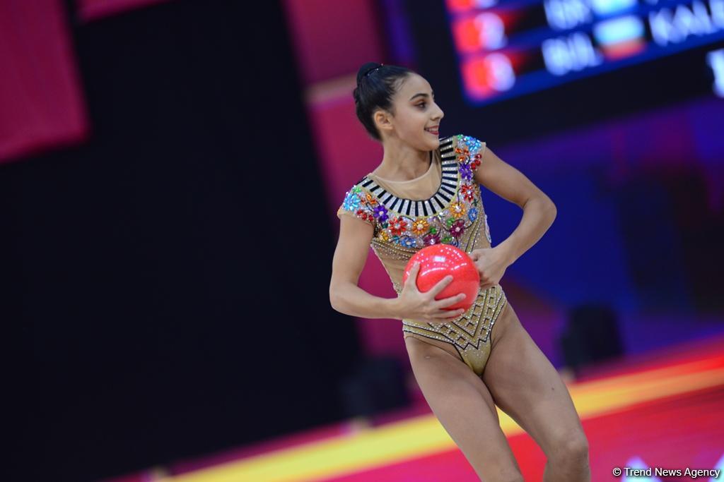 Азербайджанская гимнастка Зохра Агамирова прошла в финал многоборья Чемпионата мира (ФОТО)