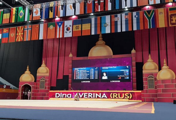 Dina Averina dünya çempionatının gürzlərlə hərəkətlərdə qızıl medalını qazanıb