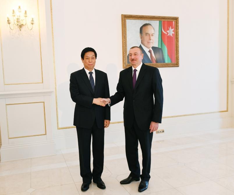 President Ilham Aliyev receives delegation led by chairman of Standing Committee of National People’s Congress of China (PHOTO)