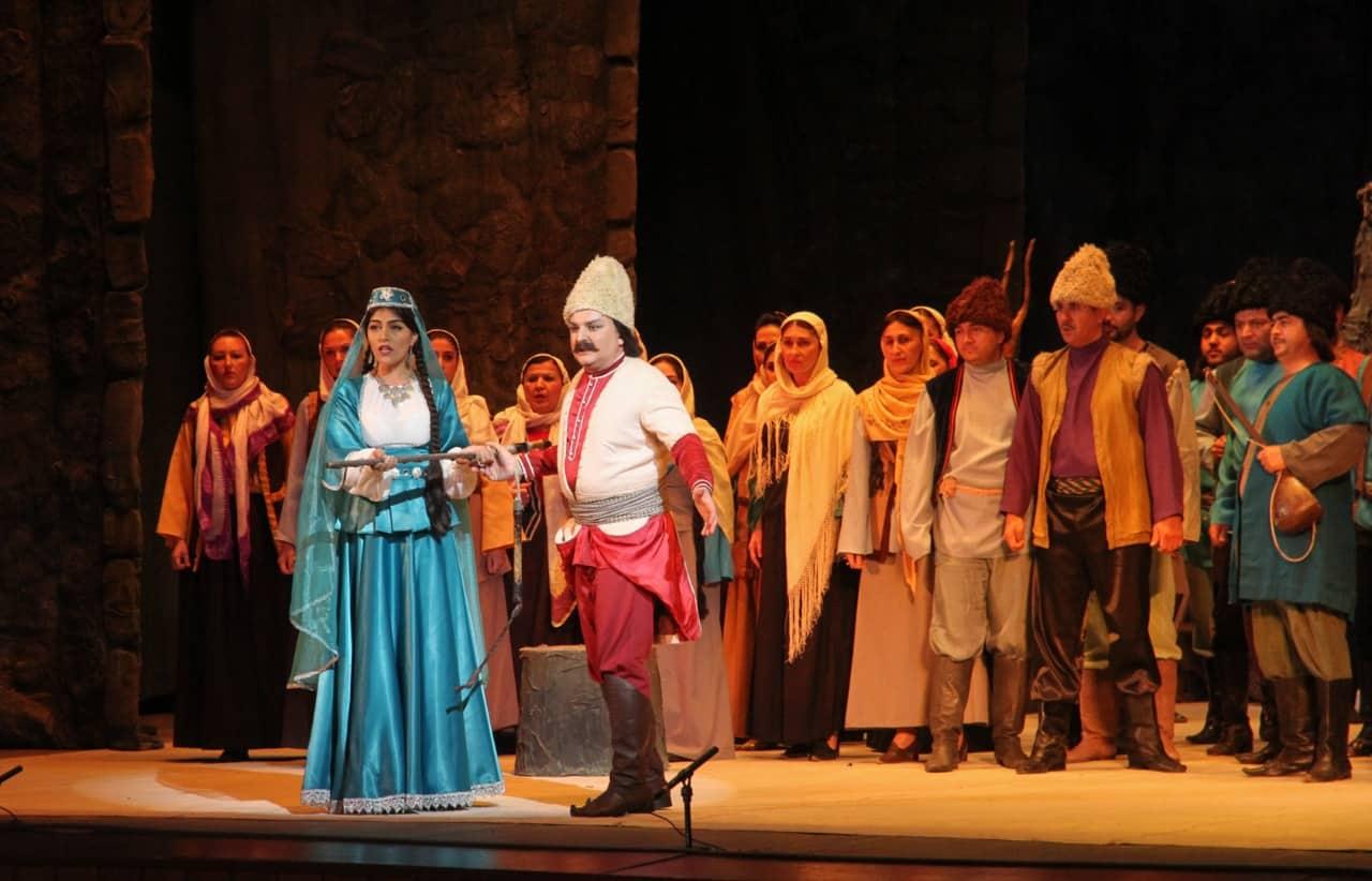 Звезды азербайджанской оперы представят национальный шедевр "Кёроглу" (ВИДЕО)
