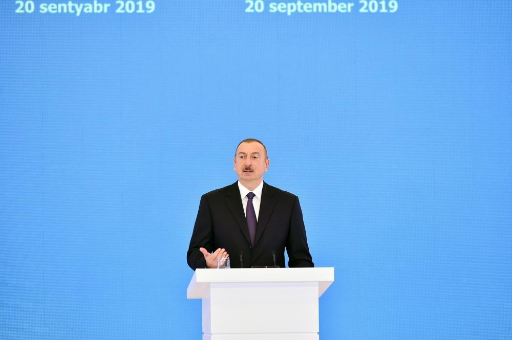 Prezident İlham Əliyev: Bu gün Azərbaycan nefti müstəqil Azərbaycan dövlətinə xidmət göstərir