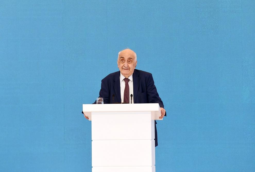 Президент Ильхам Алиев принял участие в церемонии по случаю 25-летия «Контракта века» и Дня нефтяников (ФОТО)