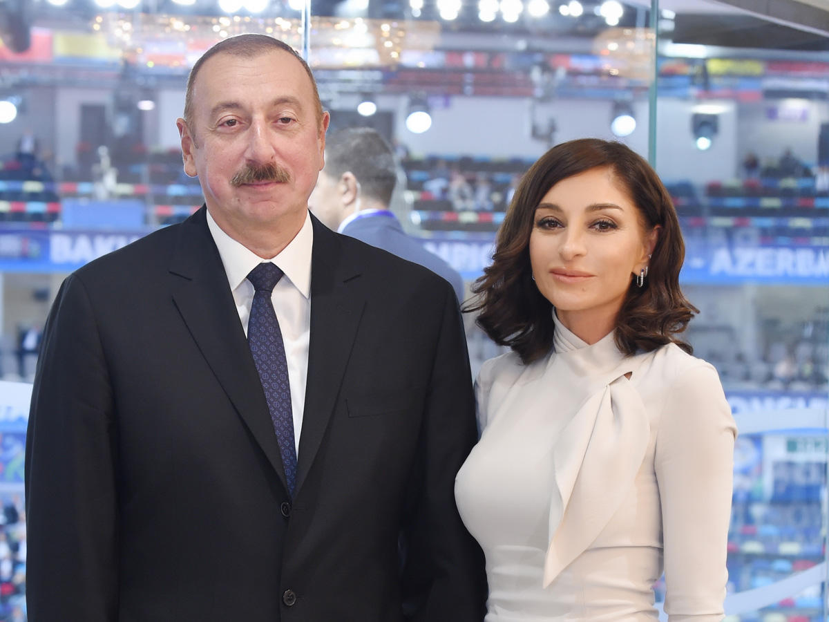 Президент Ильхам Алиев и Первая леди Мехрибан приняли участие в церемонии закладки фундамента городского железнодорожного и автовокзального комплекса в Агдаме (ВИДЕО)
