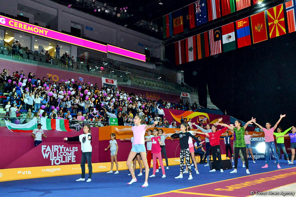 Красочная церемония закрытия Чемпионата мира по художественной гимнастике в Баку (ВИДЕО, ФОТО)