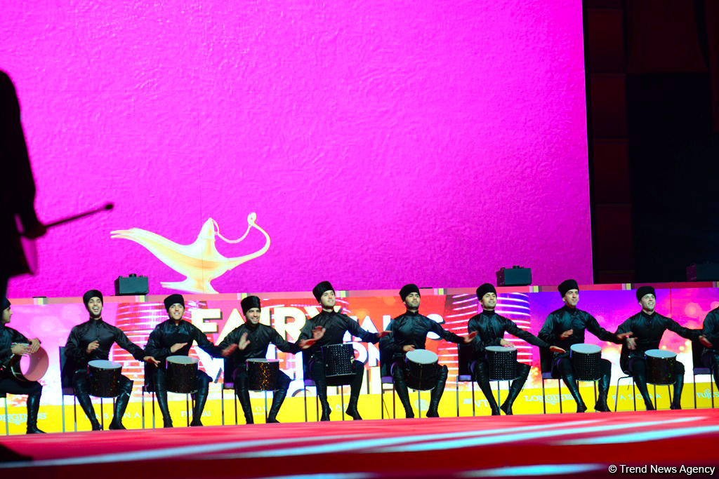 Красочная церемония закрытия Чемпионата мира по художественной гимнастике в Баку (ВИДЕО, ФОТО)