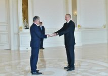 President Ilham Aliyev receives credentials of incoming Croatian ambassador (PHOTO)