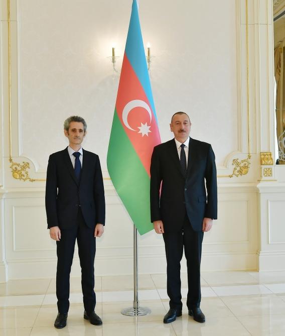 President Ilham Aliyev receives credentials of incoming French ambassador (PHOTO)