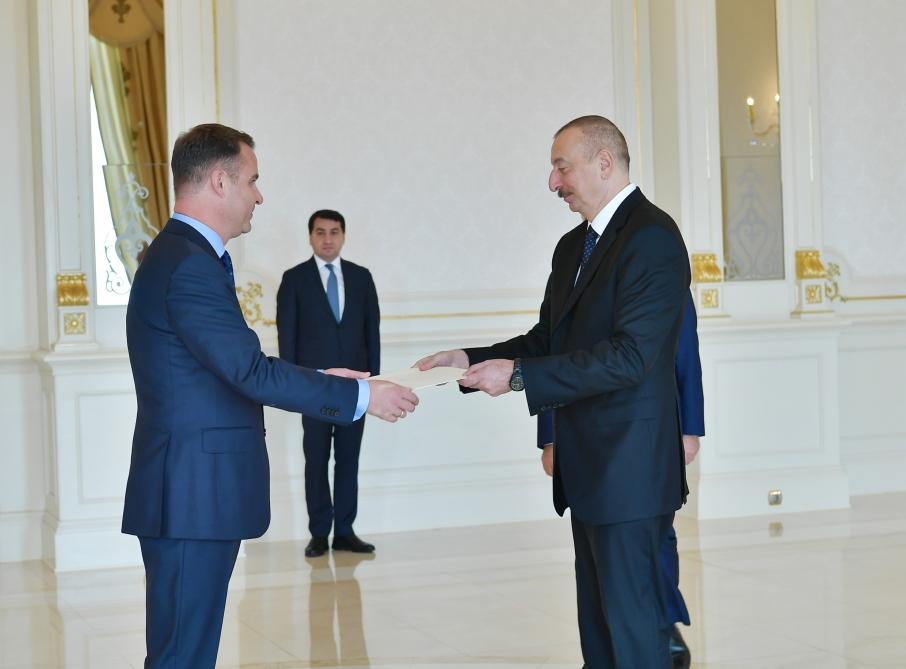 Президент Ильхам Алиев принял верительные грамоты нового посла Литвы (ФОТО)