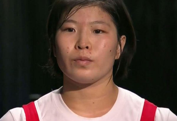 Штангистка из КНДР Лим Джон Сим с мировым рекордом одержала победу на ЧМ в весе до 76 кг
