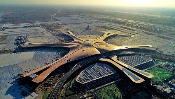 Новый крупнейший в мире международный аэропорт Дасин открыт в Пекине
