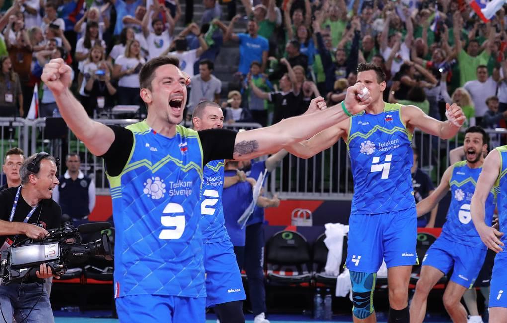 Сборная Словении стала первым финалистом чемпионата Европы по волейболу