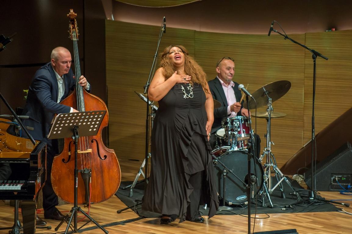 Интригующее путешествие со звездой нью-йоркского джаза в Баку (ФОТО)