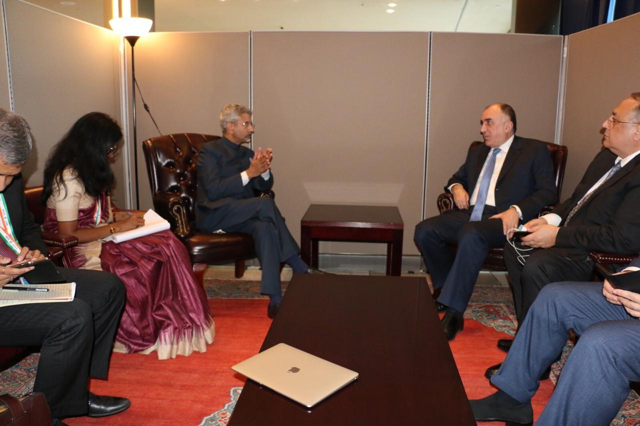 Azerbaijani FM meets with Indian counterpart (PHOTO)
