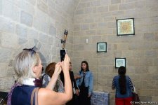 В рамках Фестиваля Насими во Дворце Ширваншахов открылась выставка İrfani sirlər (ФОТО)