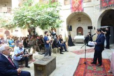 В рамках Фестиваля Насими состоялась лекция Алана Годласа "Доска каллиграфии: ранняя форма Twitter-а в суфизме" (ФОТО)