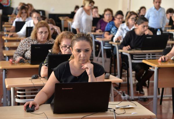 В Азербайджане в рамках конкурса по трудоустройству учителей сдают экзамен почти 3 тыс. кандидатов