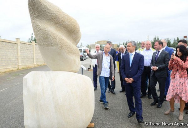 В рамках Фестиваля Насими представлены скульптуры участников Международного симпозиума "Песнь в камне" (ФОТО)