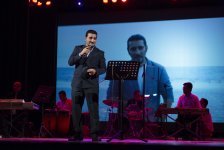 Осенняя любовь и ностальгия Принца азербайджанского шансона (ВИДЕО, ФОТО)