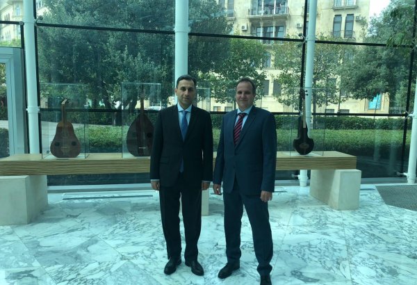 Посол Венгрии в Азербайджане посетил Международный центр мугама