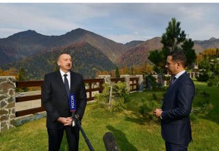 Azerbaijani president responds to questions from Channel One and Rossiya TV channels (PHOTO)