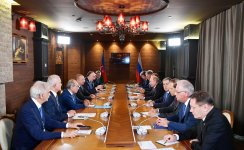 Azerbaijani, Russian presidents meet in Sochi (PHOTO)