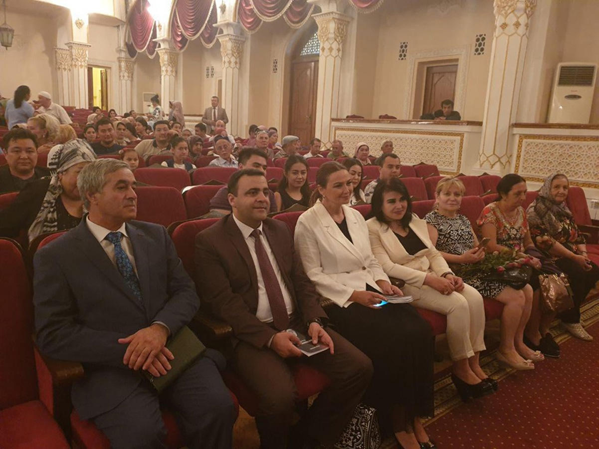 В городах Узбекистана прошла презентация азербайджанских произведений на узбекском языке (ВИДЕО, ФОТО)