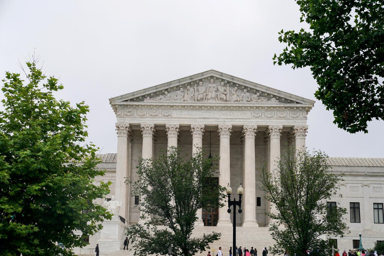 U.S. Supreme Court takes up fight over $7.5 billion natural gas pipeline