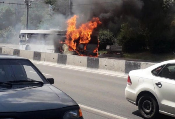 В Иране загорелся автобус, перевозивший азербайджанских паломников