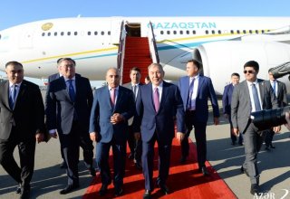 Первый президент Казахстана Нурсултан Назарбаев прибыл в Азербайджан (ФОТО)