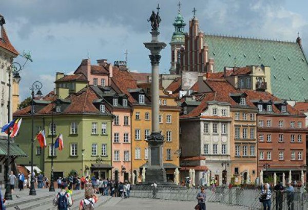 Poland further relaxes restrictions as COVID-19 cases drop