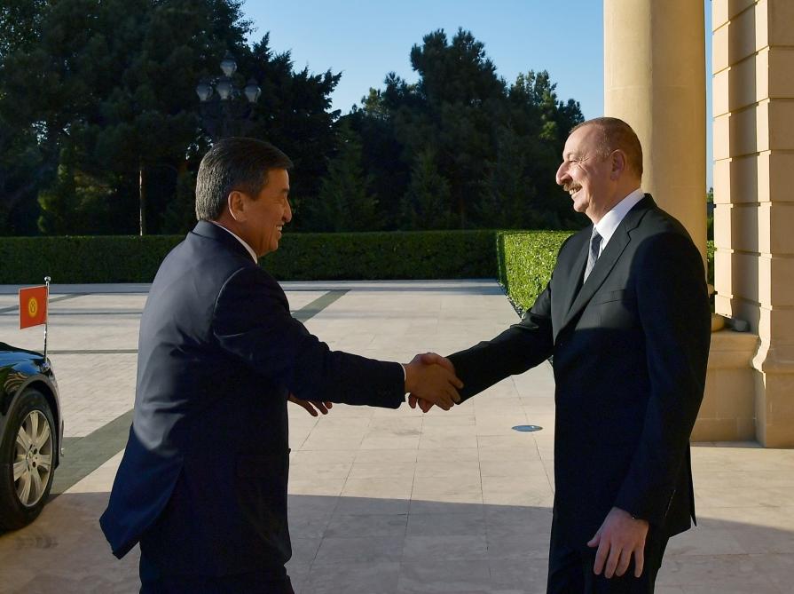 Azerbaijani president meets with Kyrgyz counterpart (PHOTO)
