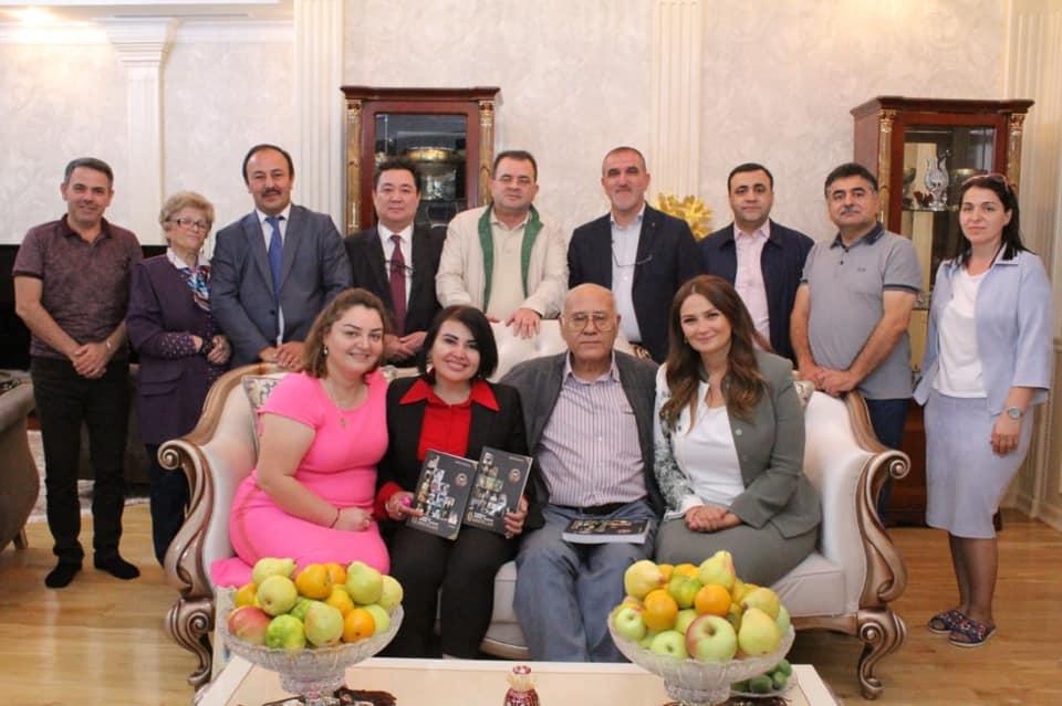 В Баку отметили юбилей узбекского литературоведа Бабахана Шарифа (ФОТО)