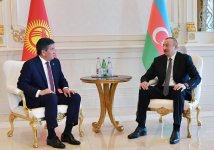 Prezident İlham Əliyevin Qırğızıstan Prezidenti Sooronbay Jeenbekov ilə görüşü olub (FOTO) (YENİLƏNİB)