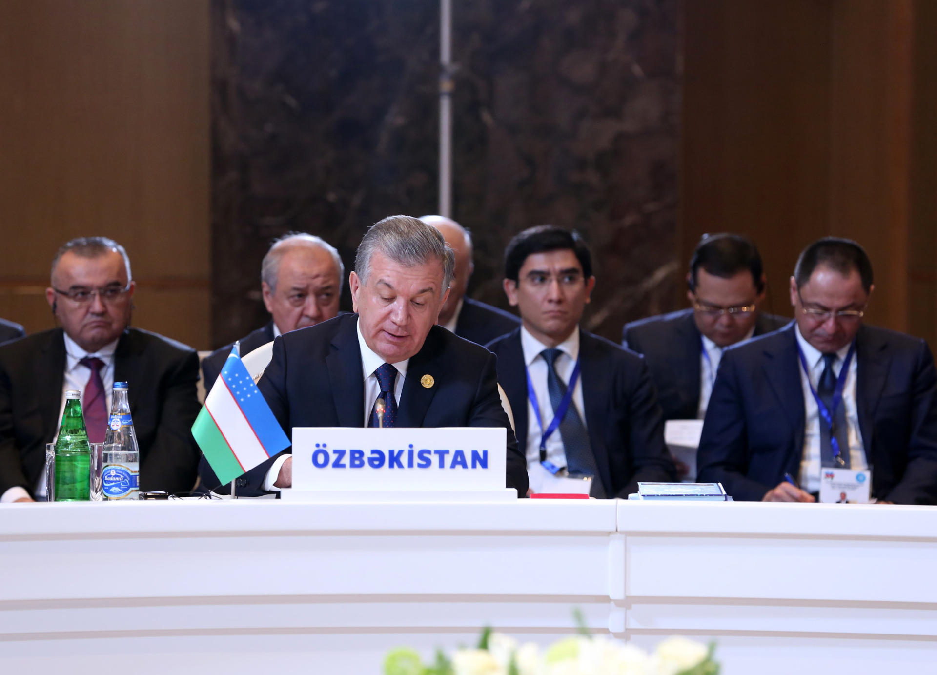 Президент Узбекистана: Следует эффективно использовать потенциал новой железной дороги Баку-Тбилиси-Карс