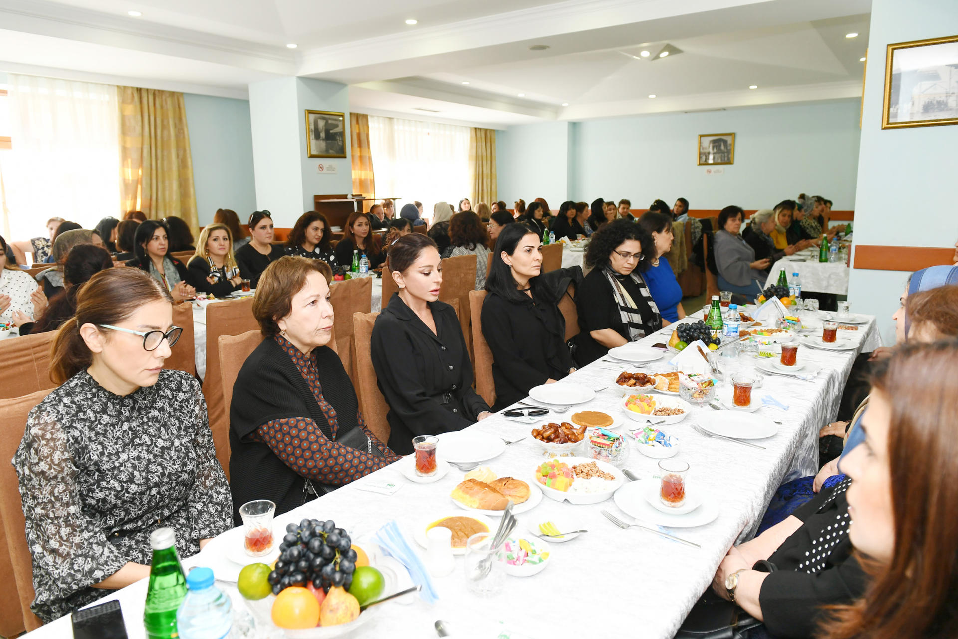 Первый вице-президент Мехрибан Алиева приняла участие в церемонии поминовения видного ученого Васима Мамедалиева (ФОТО)